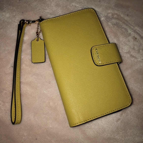 Coach Handbags - Coach Saffino leather phone wallet wristlet